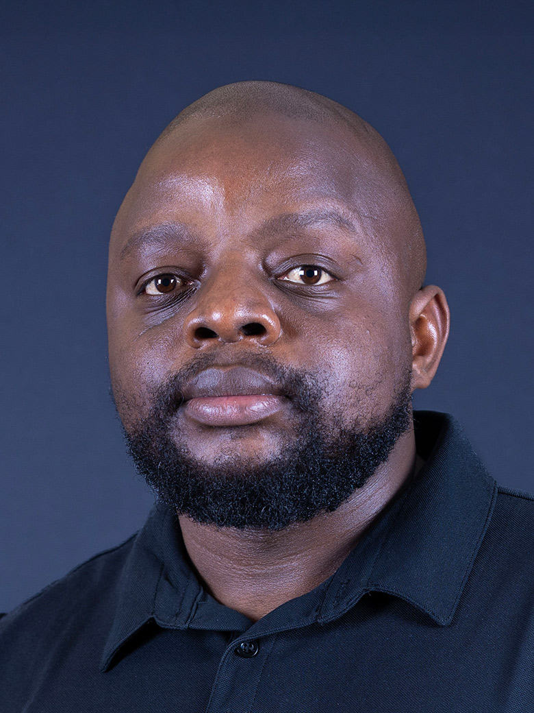 Dr S Hadebe