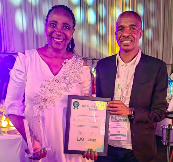 Mokgadi%20Senyolo%20and%20Prof%20Mpho%20Ngoepe