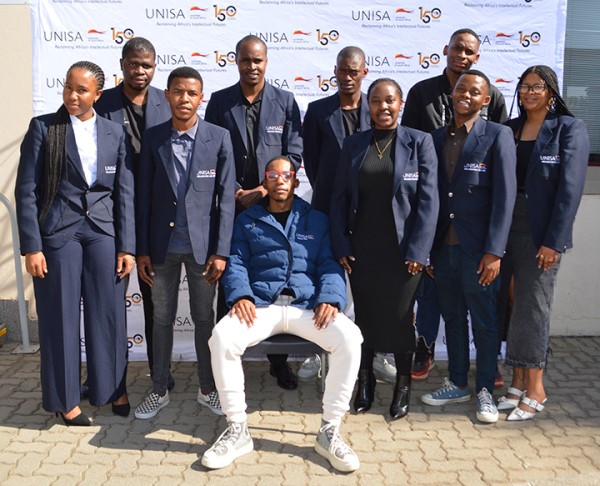 Unisa%20Midlands%20Regional%20SRC%20back,%20from%20left:%20Nhlanhla%20Mabaso%20(Undergraduate%20Officer),%20Mandla%20Mbotho%20(Education%20and%20Training%20Officer),%20Otshepeng%20Rakobane%20(Postgraduate%20Officer%20),%20and%20Katlego%20Motepe%20(Deputy%20Regional%20Speaker).%20Front,%20from%20left:%20Kgalalelo%20Kgaswane%20(Deputy%20Secretary),%20Aobakwe%20Mamapula%20(Secretary),%20Gomolemo%20Sekhute%20(Chairperson),%20Saviour%20Sibaya%20(Deputy%20Chairperson),%20Morati%20Lesejane%20(Treasurer%20),%20and%20Shermone%20Davids%20(Regional%20Speaker).