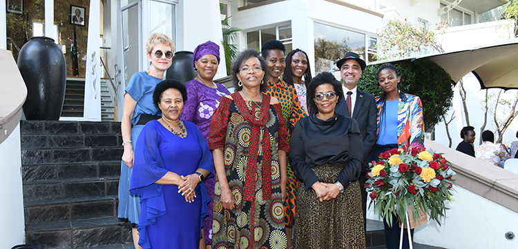 Unisans%20with%20the%20High%20Commissioner%20Catherine%20Muigai%20Mwangi%20and%20representatives.