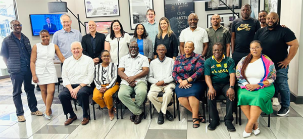 The%20Inhlanyelo%20Hub%20board%20of%20directors,%20advisory%20board,%20and%20team%20members%20(Photo%20supplied%20by%20Nomsa%20Nkabinde)