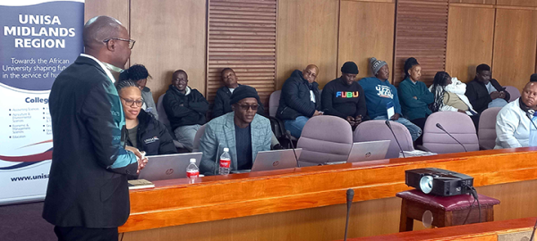 Dr%20Mutambuli%20Hadji%20delivering%20a%20presentation%20on%20Unisa%E2%80%99s%20recognition%20of%20prior%20learning%20programme