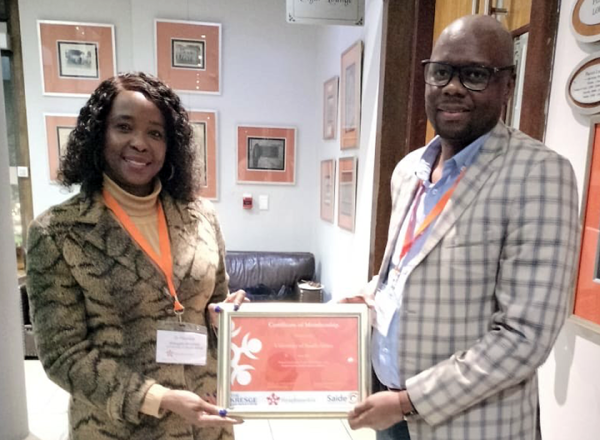 Dr%20Phumza%20Makgato-Khunou%20(Director:%20Instructional%20Support%20and%20Services)%20and%20Lekau%20Rachidi%20(Manager%20of%20the%20SRU)%20proudly%20displaying%20the%20grant%20pledge