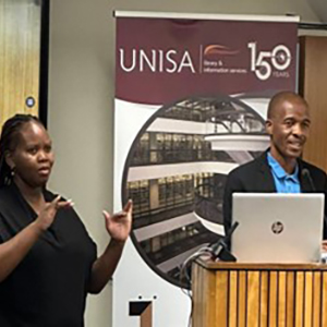 Unisa-empowers-staff-sign-language-workshop-2.jpg