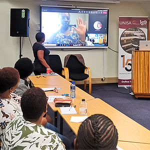 Unisa-empowers-staff-sign-language-workshop-3.jpg