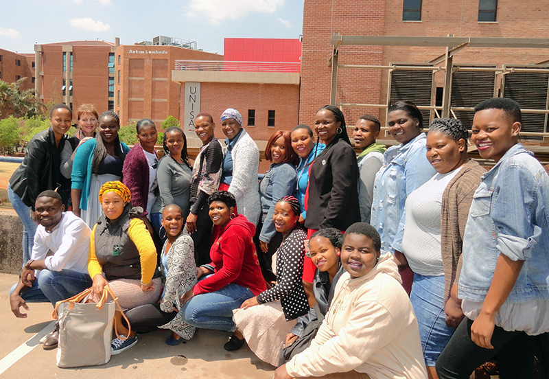 Unisa%20staff%20from%20DCS%20with%20some%20of%20the%20volunteer%20food%20handlers