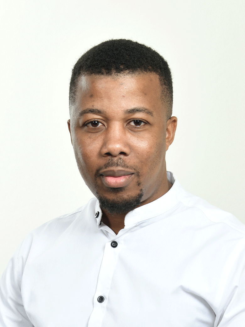 Dr L Makoni