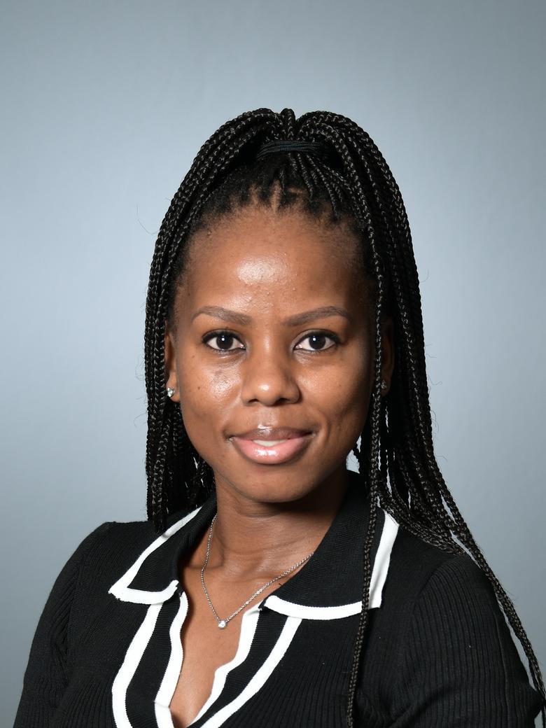 Dr E Mahlangu