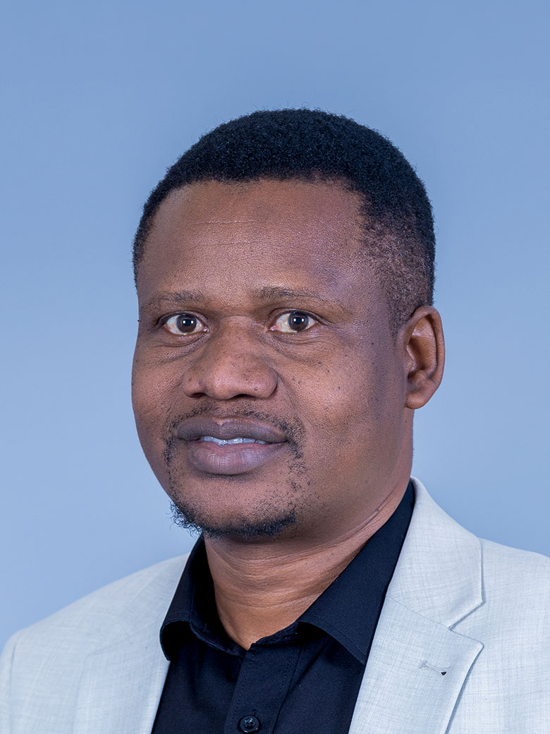Dr J Marumbwa