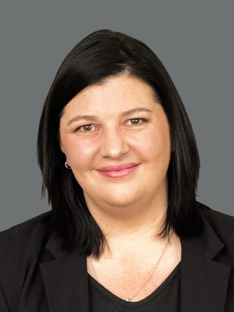 Dr L Fourie