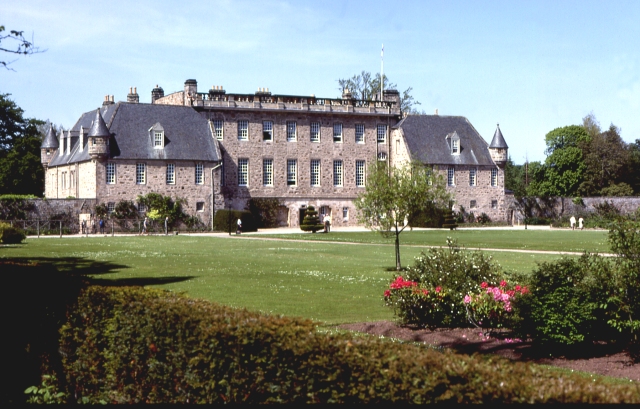 File:Gordonstoun House.jpg