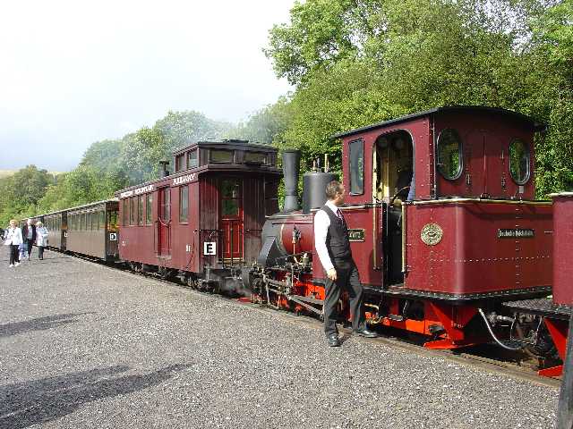 File:Brecon Mountain Railway train.jpg