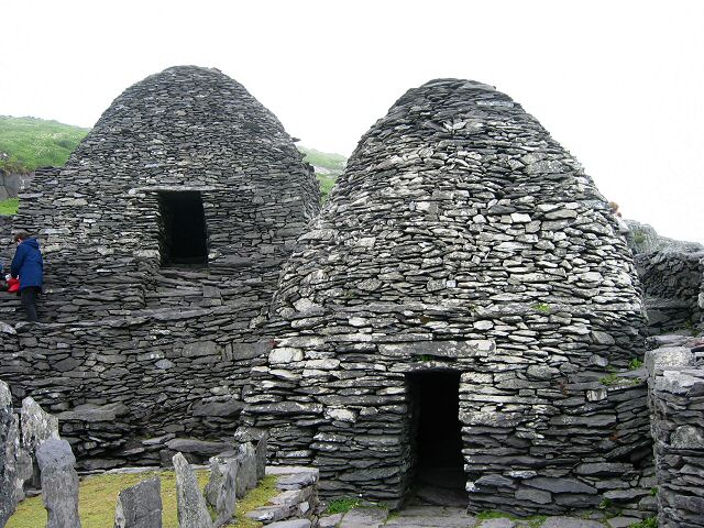 File:Skellig Michael - cell E and F.jpg