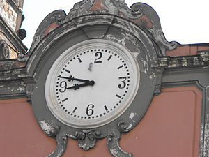 approx. 08:47 (or 20:47) displayed on clock/watch