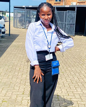 Busisiwe%20Decosta_body.jpg