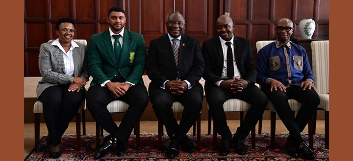 Prof Masindi-award group_Teaser.png