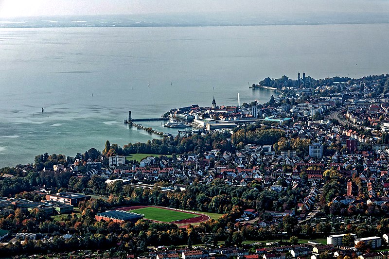 File:!9. 10. 2020. Flug mit dem Zeppelin über Friedrichshafen. 01.jpg