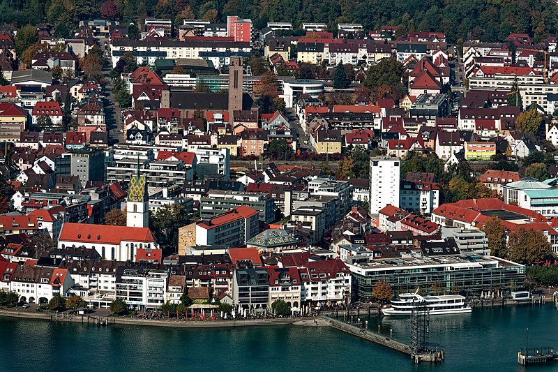 File:!9. 10. 2020. Flug mit dem Zeppelin über Friedrichshafen. 04.jpg