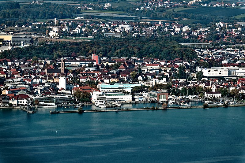 File:!9. 10. 2020. Flug mit dem Zeppelin über Friedrichshafen. 02.jpg