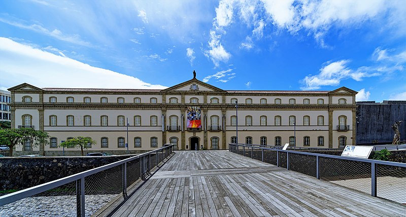 File:!993 wurde das Museum der Natur un des Menschen eröffnet.- 01.jpg