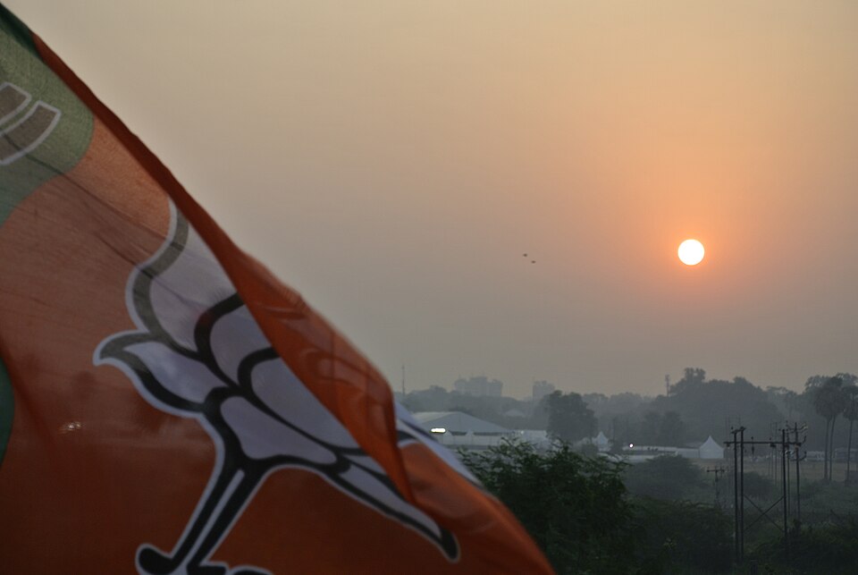 The saffron flag saluting the sun 1