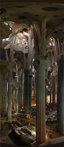 Sagrada Familia column vertical equirectangular panorama 2010.jpg