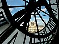 L'horloge et Le Louvre - Musée d'Orsay Paris - 1 sept 2016.jpg