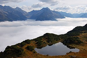 Lake near Sunnig Grat summit.JPG