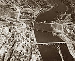 Moselbrücken Koblenz 1945.jpg