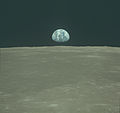 Earth rise from the Moon AS11-44-6550 2.JPG