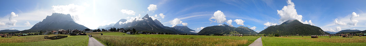Mountains panorama.jpg