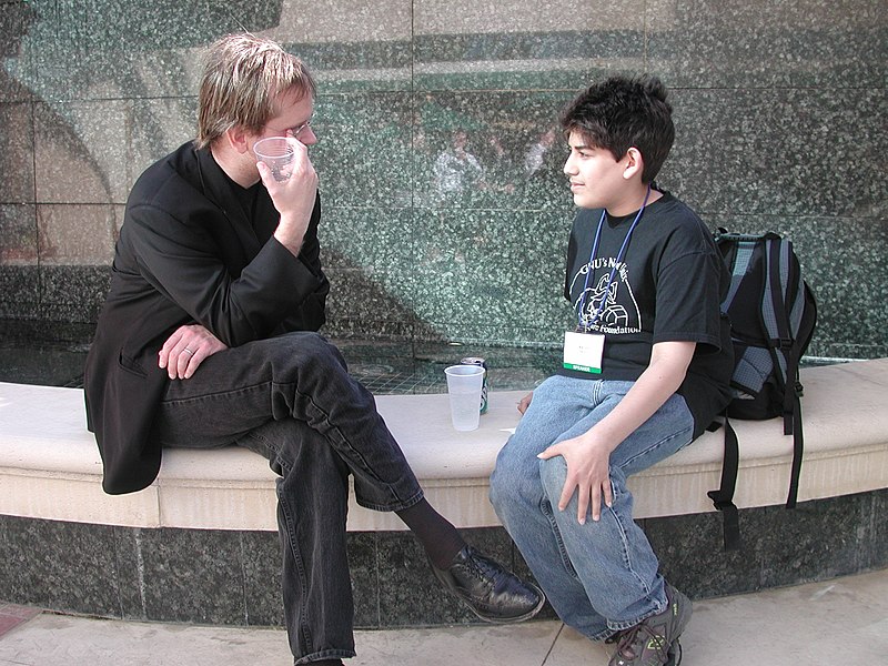 File:Lawrence Lessig and Aaron Swartz.jpg
