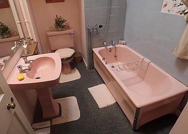 Vulgar pink bathroom suite