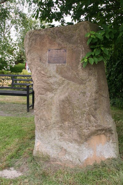 File:The Kyme Stone - geograph.org.uk - 3505832.jpg